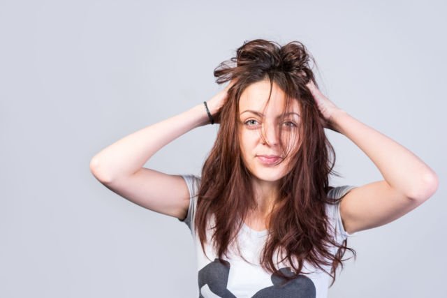 Mulai dari Rambut Hingga Baju, 5+ Kecemasan Cewek Ini Sebenarnya Nggak Penting