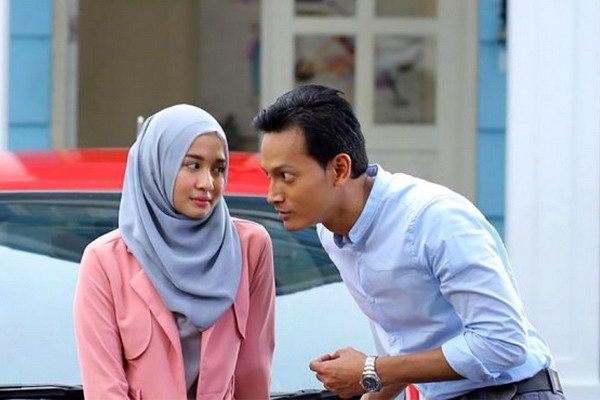 10 Pasangan Artis dalam Film Ini Sukses Bikin Baper Penggemarnya. Tenang, Itu Cuma Tuntutan Peran kok