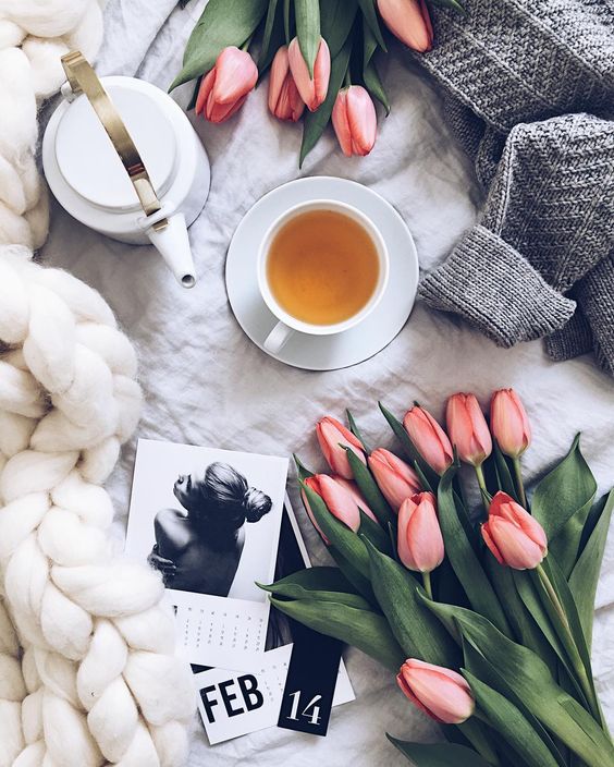 10+ Rahasia Foto Flatlay Instagram Biar Timeline Makin Asyik. Pernak Perniknya Sederhana Tapi Artistik