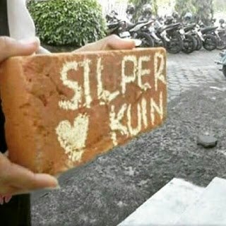 Cara Menertawakan Diri Sendiri di Hari Valentine Lewat 17+ Meme Kocak Ini. Udah Kesindir Belum Nih?