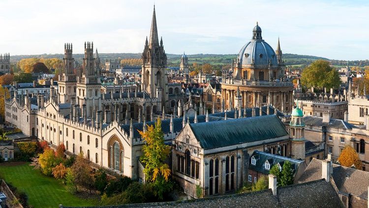 Menelusuri Bangunan Bersejarah Universitas Oxford