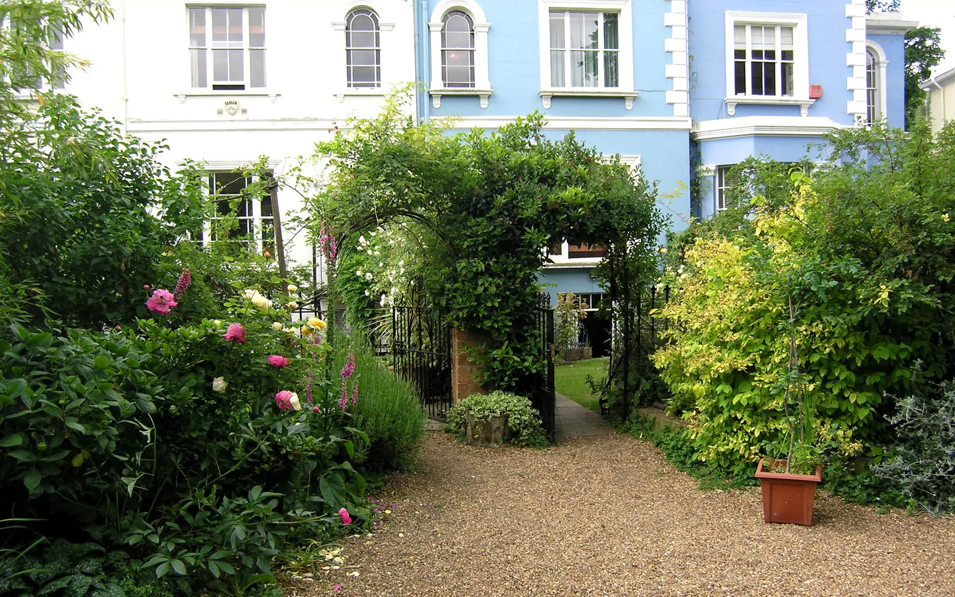 Notting Hill's Best Secret Garden: Rosmead Garden