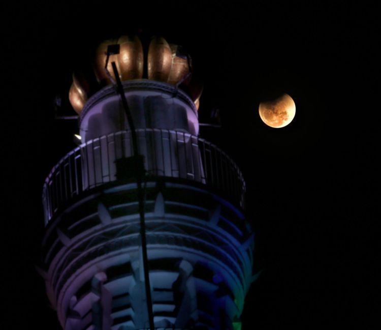 12+ Foto Super Blue Blood Moon yang Menakjubkan dari Seluruh Dunia! Nyesel yang Lewatin Begitu Aja