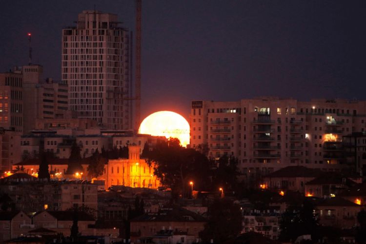 12+ Foto Super Blue Blood Moon yang Menakjubkan dari Seluruh Dunia! Nyesel yang Lewatin Begitu Aja