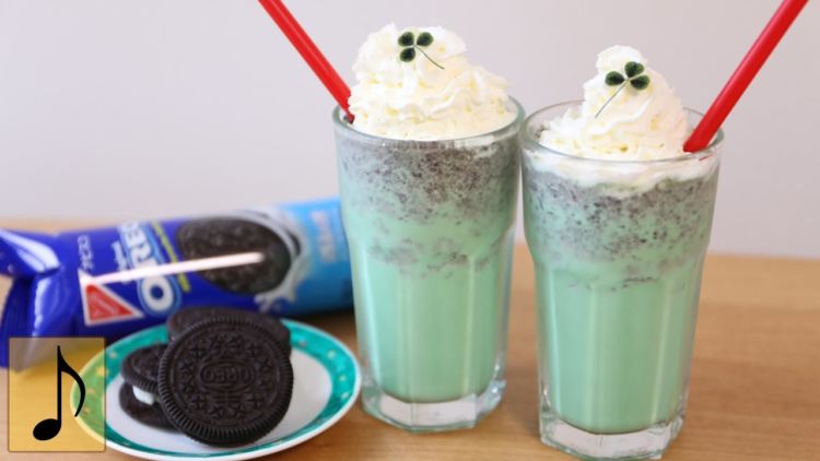 7 Kreasi Minuman Kafe Berbahan Oreo Buatmu yang Bosan Nyeduh Coffee Mix Sasetan. Yuk, Bikin!