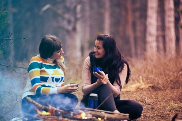 6 Faedah Buat Kamu yang Jadi Tempat Curhat Langganan, Kadang Lelah Tapi Menguntungkan