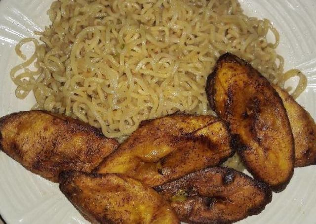 Jadi Makanan Pokok di Nigeria, Indomie Sering Disangka Bukan dari Indonesia. Ternyata Ini Alasannya