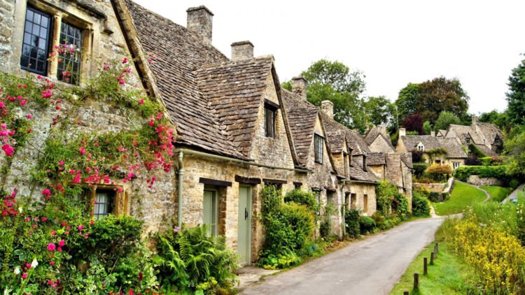 Pesona Abad Ke 17 di Desa Bibury, Inggris