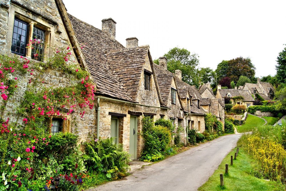 Pesona Abad Ke 17 di Desa Bibury, Inggris