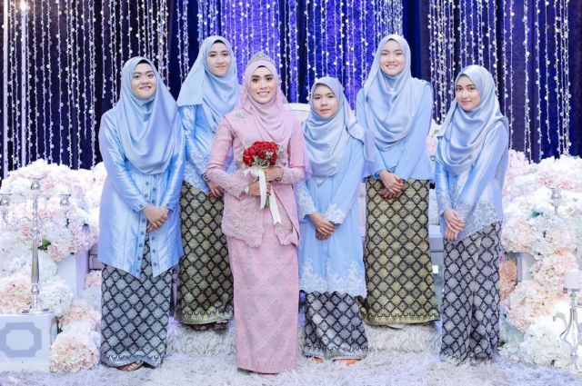 Anggunnya HQQ, 16+ Inspirasi Busana Bridesmaid Syar'i Menutup Dada Ini Layak Diadopsi