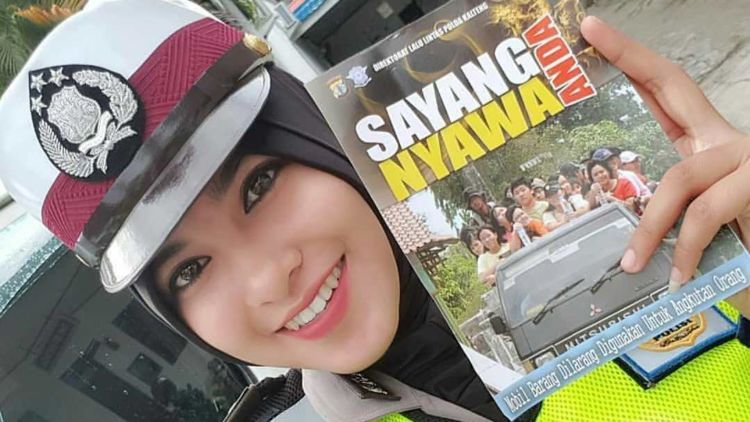 Nggak Cuma Bikin Ngakak, Iklan Kepolisian ini Bikin Kamu Jadi Pengen Segera Bertobat Saat di Jalanan