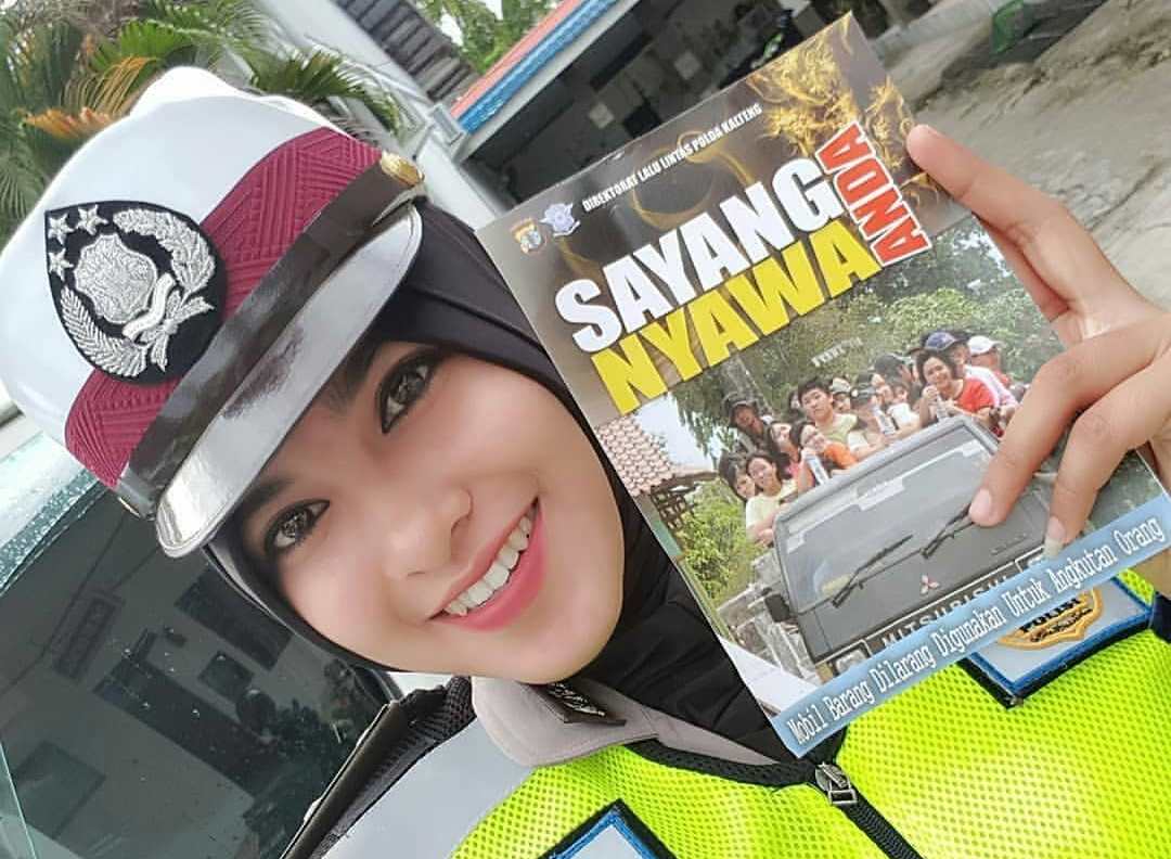 Nggak Cuma Bikin Ngakak, Iklan Kepolisian ini Bikin Kamu Jadi Pengen Segera Bertobat Saat di Jalanan