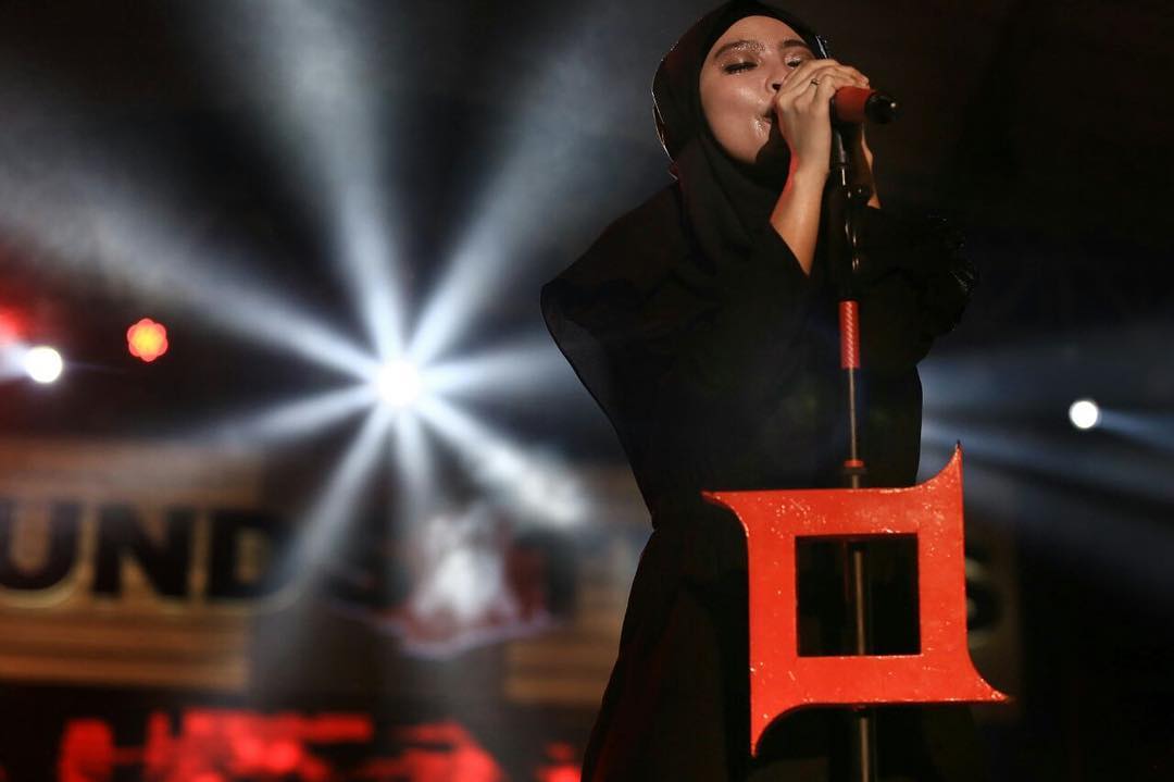 Salut deh! Putuskan Berhijab, Tantri Kotak Bikin Fansnya Merinding dengan Pertanyaannya Saat Konser