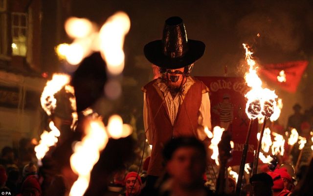 Guy fawkes atau bonfire night