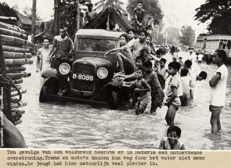 15 Potret Lawas Kota Jakarta di Era Penjajahan Belanda. Terasa Sangat Syahdu dan Penuh Nostalgia!