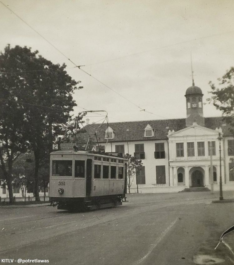 15 Potret Lawas Kota Jakarta di Era Penjajahan Belanda. Terasa Sangat Syahdu dan Penuh Nostalgia!