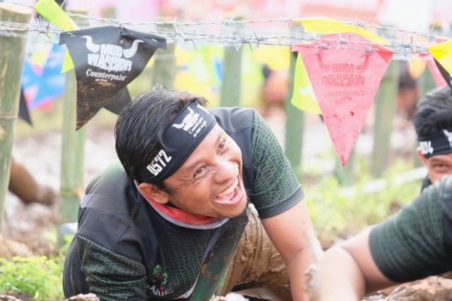 3 Latihan Militer Indonesia Ini Pasti Bikin Kamu Gemeteran. Cobain di Counterpain Mud Warrior 4