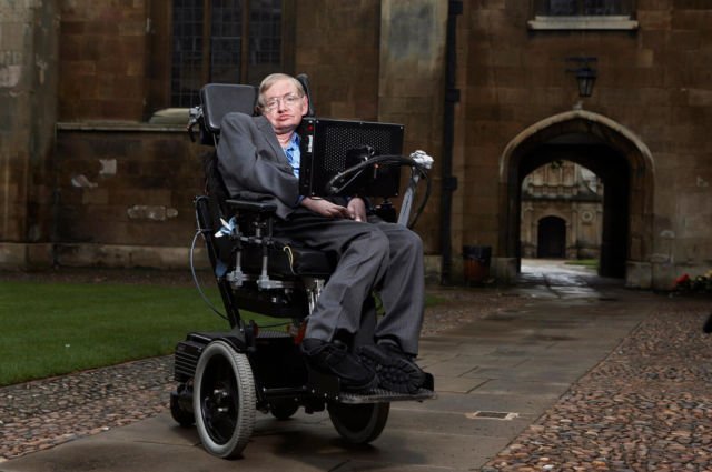 Ilmuwan Ternama Stephen Hawking Meninggal. Ini Kontribusinya yang Mungkin Kamu Cuma Tahu dari Film