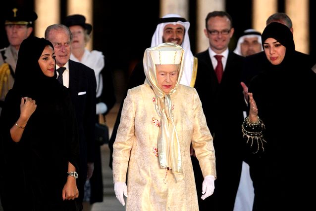 Kunjungan Ratu Elizabeth II ke Masjid Agung Syeikh Zayed di Uni Emirat Arab