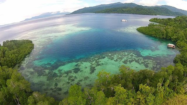 Pesona Pulau Halmahera