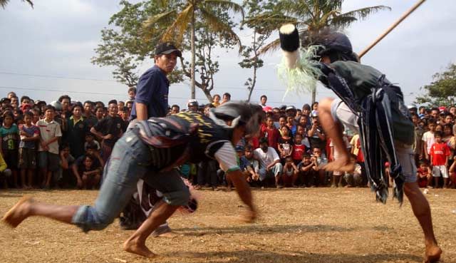 5 Ritual Memanggil Hujan Unik di Indonesia, Dari Tarian Hingga Aksi Menyiksa Diri