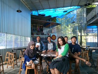 Latihan Speaking di Cafe yang Nyaman