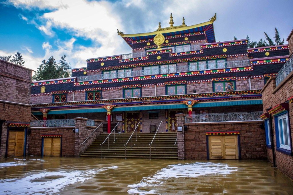 Kagyu Samye Ling, Vihara Rasa Tibet di Skotlandia