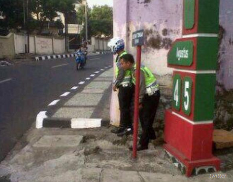 Hati-hati, Polisi Sering Bersembunyi di Beberapa Tempat ini Lho. Daripada Kena, Mending Taati Aturan!