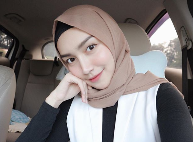 Makin Cantik dan Keibuan, Inilah Penampilan Melody Prima Setelah Berhijab