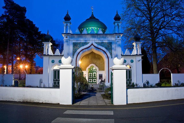 Shah Jahan, Masjid Pertama di Inggris