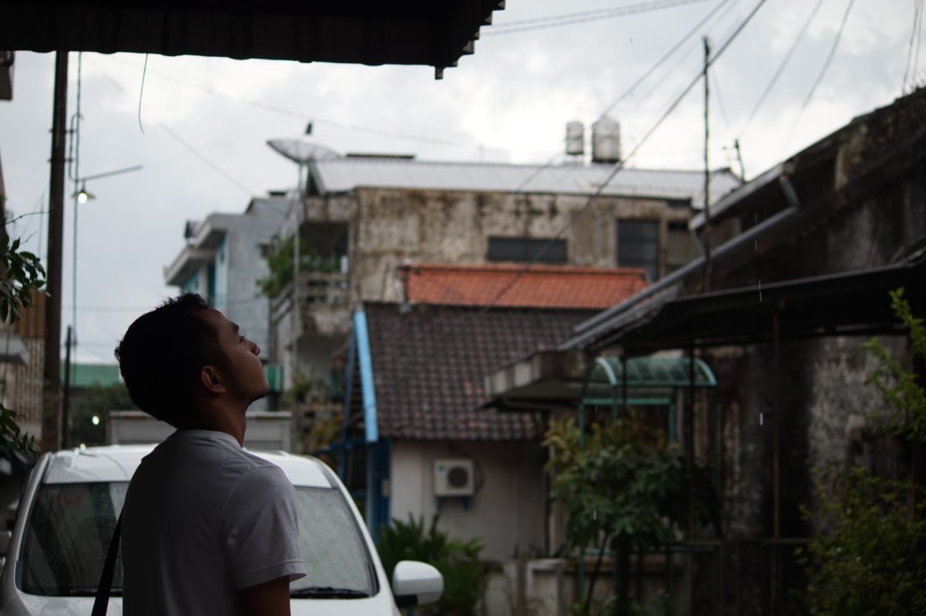 6 Perjuangan Kamu yang Masih Bergaji Rendah, tapi Harus Bantu Penuhi Kebutuhan Rumah