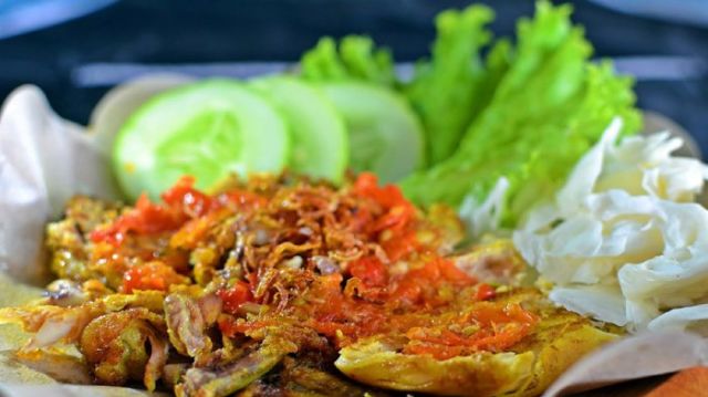 Ayam Geprek dengan Sambel yang Nendang di Mulut