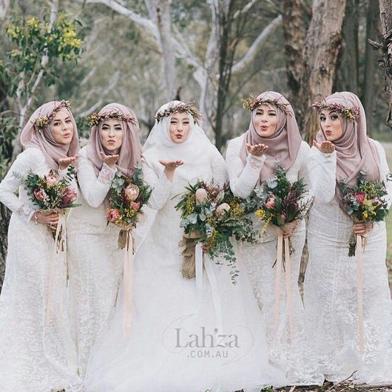 Anggunnya HQQ, 16+ Inspirasi Busana Bridesmaid Syar'i Menutup Dada Ini Layak Diadopsi