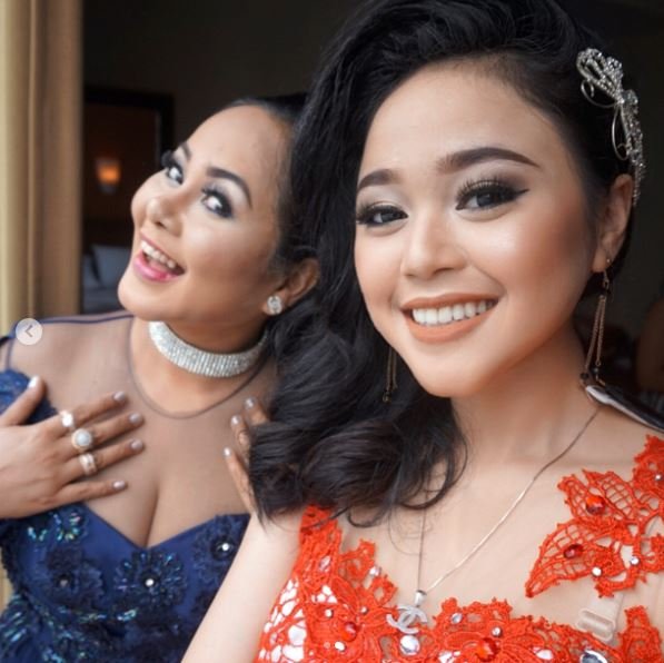 Selain Sayang Keluarga, 11 Foto ini Buktikan Bahwa Limbad Beruntung Banget Punya Anak Secantik Cecil