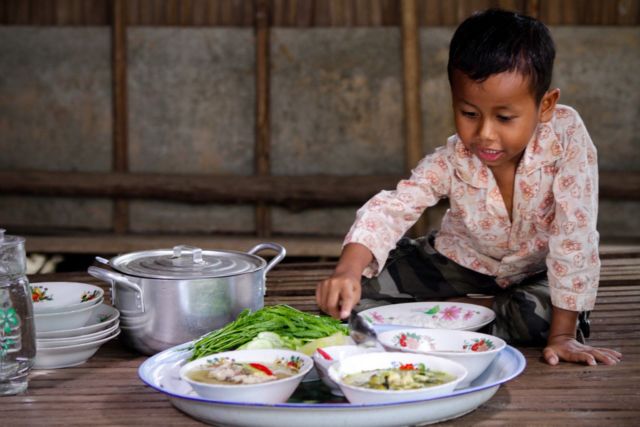 7 Alasan Mutlak Kenapa Masakan Ibu Selalu Dirindukan Anaknya yang Merantau. Ah, Rindu!