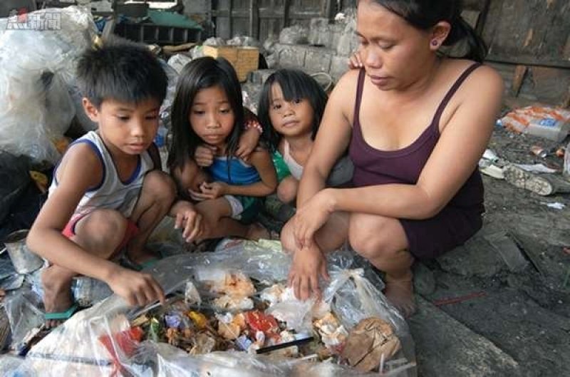 Mengenal 'Pagpag', Makanan Favorit Warga Wilayah Kumuh di Filipina yang Berasal dari Sampah!