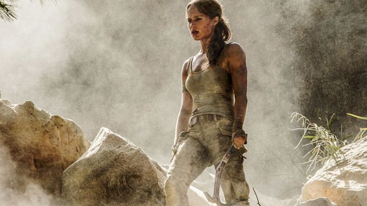 Mau Jadi Cewek Keren ? Tiru 5 Gaya Lara Croft-Nya Alicia Vikander Ini