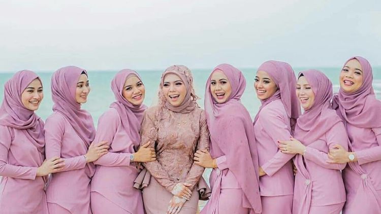 Step by Step Make-Up Bridesmaids Menggunakan 10 Produk Lokal. Hasilnya Dijamin Maksimal!