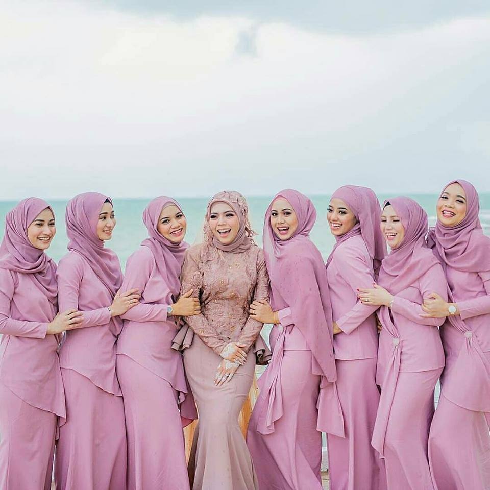 Step by Step Make-Up Bridesmaids Menggunakan 10 Produk Lokal. Hasilnya Dijamin Maksimal!