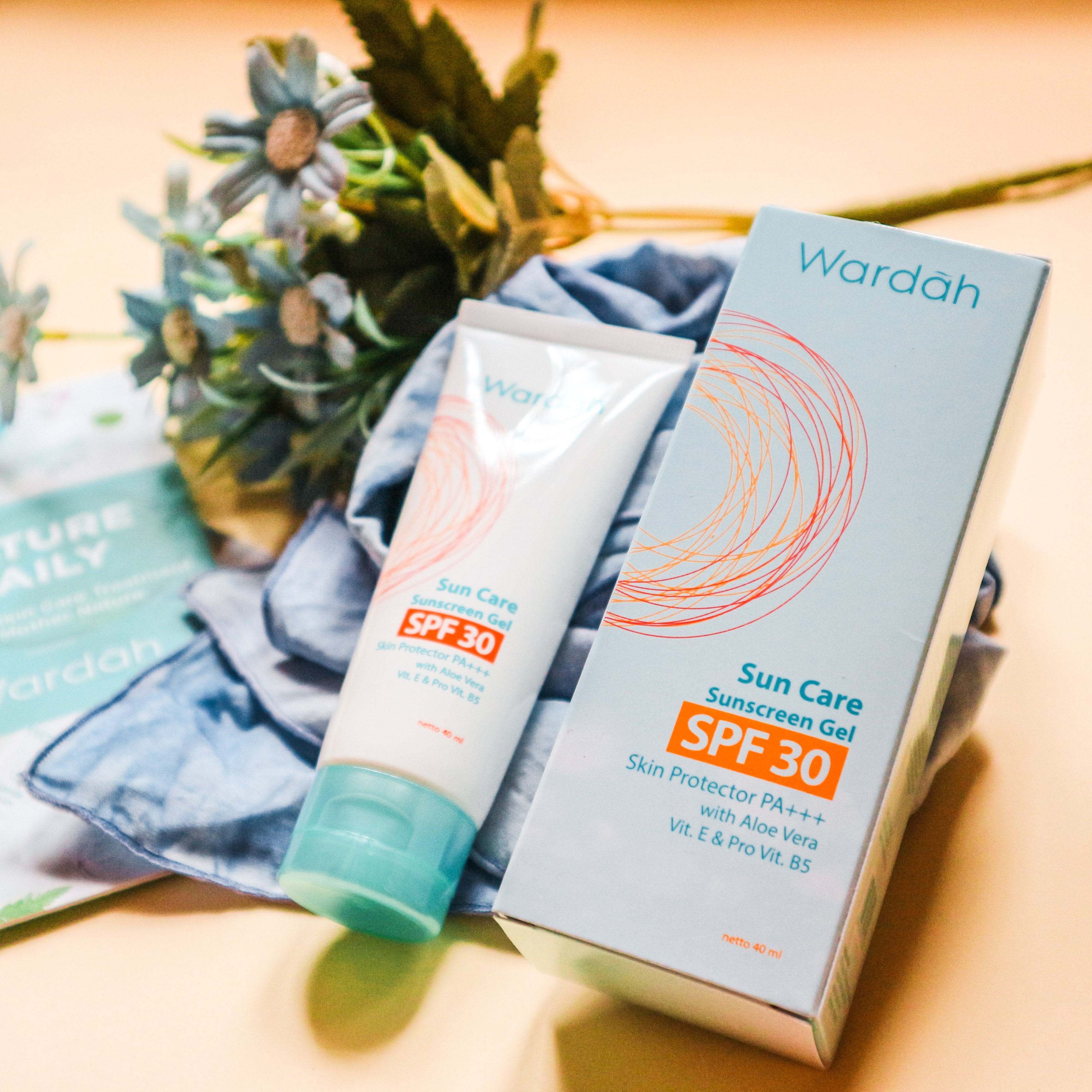 Lindungi Kulit Wajahmu dari Sinar Matahari Dengan Wardah Sun Care SunScreen Gel!