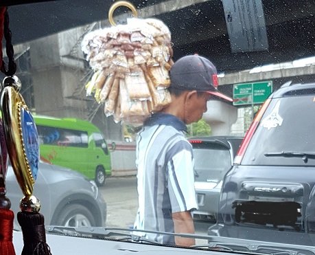 Ketika Tidak Sempat Membeli Dagangannya, Cukuplah Kita Mendoakannya