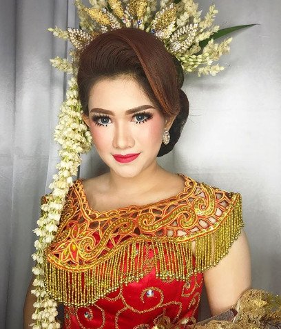 Jarang Terekspos, 7+ Inspirasi Make-up dan Busana Adat Pernikahan Perempuan Dayak Ngaju ini Begitu Mewah dan Menawan