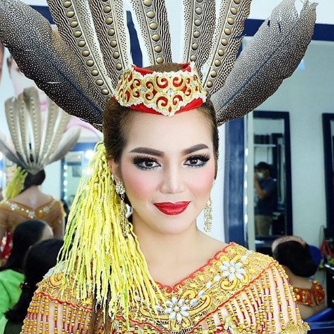 Jarang Terekspos, 7+ Inspirasi Make-up dan Busana Adat Pernikahan Perempuan Dayak Ngaju ini Begitu Mewah dan Menawan