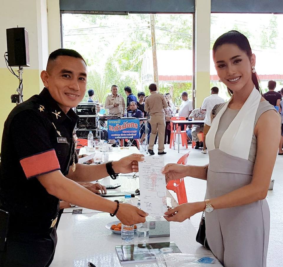 11 Penampakan Ladyboy Thailand yang Lagi Daftar Wajib Militer. Biar Kata Feminin, Jiwa mah Tetap Laki~