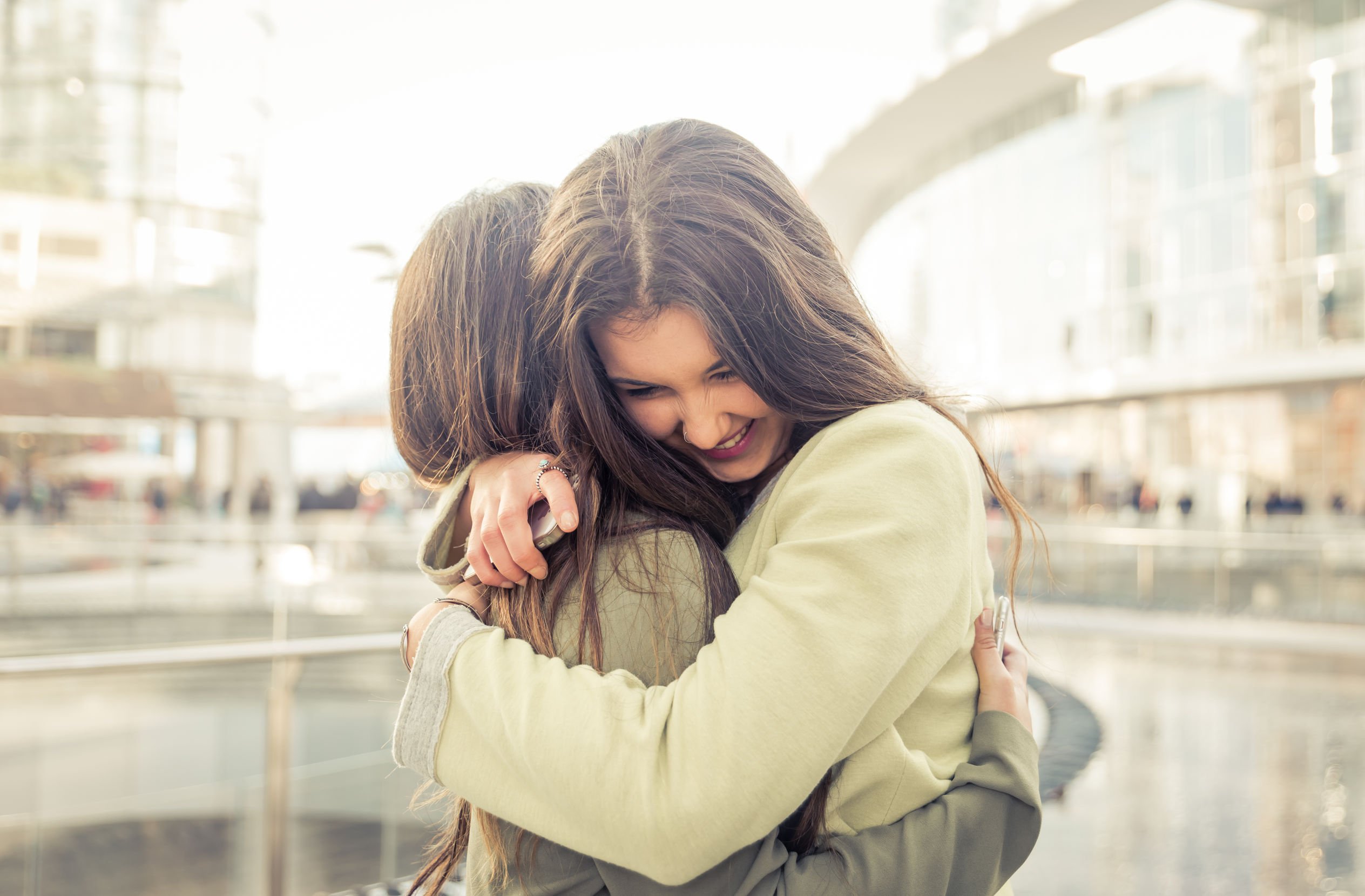 Bedanya Dia yang Beneran Best Friend Sama Dia yang Sok Baik Doang. Kamu Wajib Perhatikan