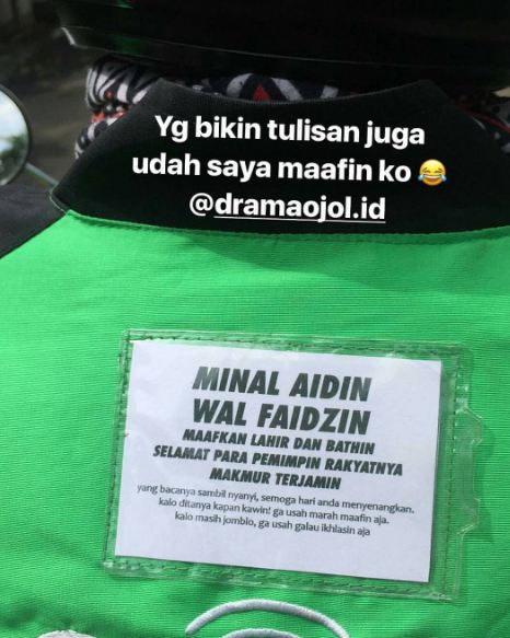 15 Tulisan di Jaket Ojol ini Bikin Penumpang Geregetan. Tapi Lumayan sih buat Hiburan di Jalan :D