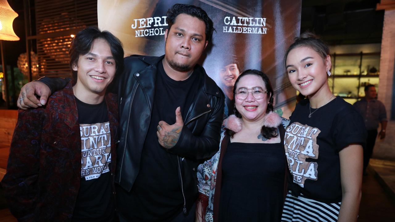 Beliin Makan dan Kasih Uang buat Pemulung, Abang Ojol Nggak Tahu Penumpangnya itu Ialah Jefri Nichol