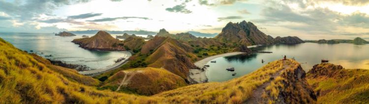 Pulau Padar, Salah Satu Pulau Paling Instagramable di Indonesia. Begini Potret Pesonanya yang Tiada Tara!