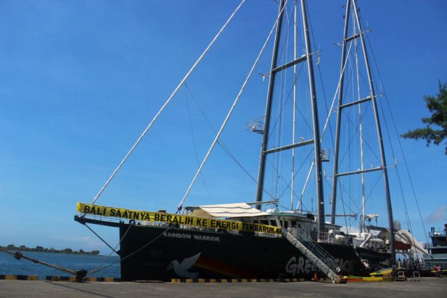 Jadi Volunteer di Kapal Rainbow Warrior Bukan Ajang Gaya-gayaan. Inilah Bakti Kami Pada Lingkungan