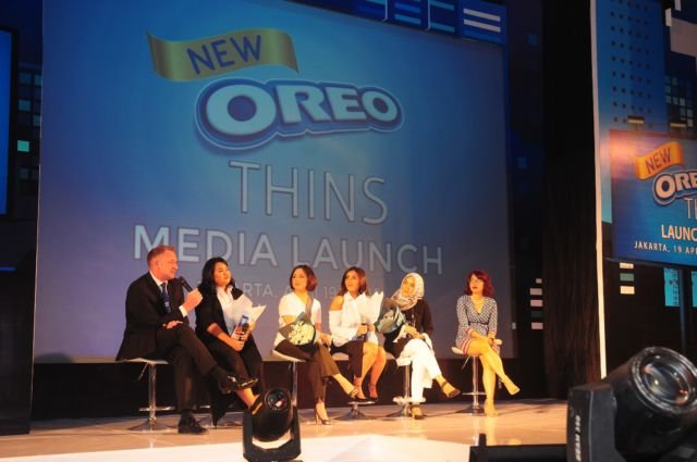 Kini Hadir Biskuit OREO Terbaru yang Lebih Tipis, Cocok Jadi Camilan Perempuan yang Padat Aktivitas